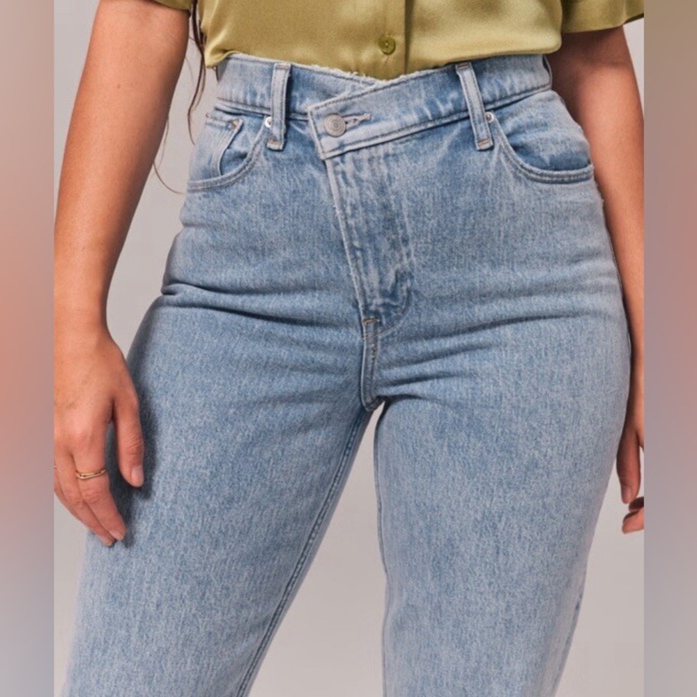 Abercrombie & Fitch Light Blue High Rise Women's Jeans